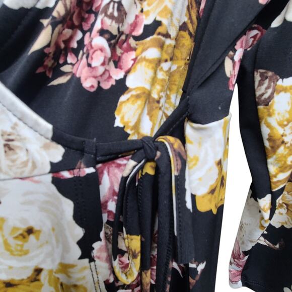 Torrid Womens Plus 2X 18/20 Black Floral Knit Wrap Peplum Top Shirt Fairy Grunge - Picture 6 of 13